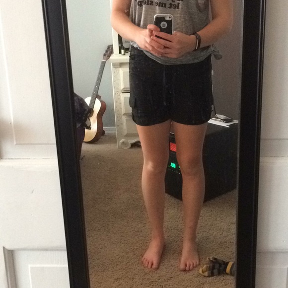 Black NoBo midi shorts - Picture 2 of 3